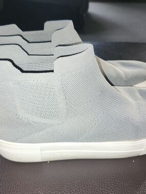 CushionAir Slip-On Knit Sneakers in Light Gray
